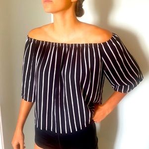 Forever 21 black and white blouse size large